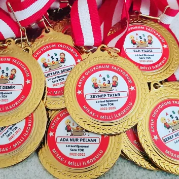 isimli okuma bayramı madalya
